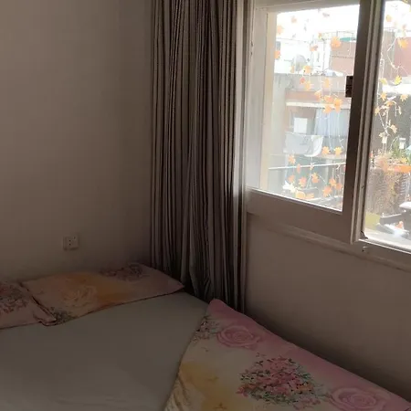 Homestay Metro La Salut Badalona