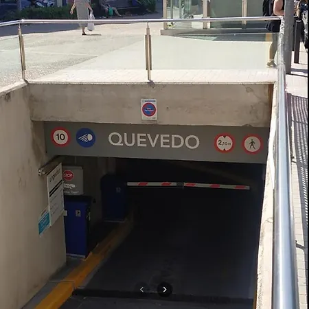 Rum i privatbostad Metro La Salut Badalona